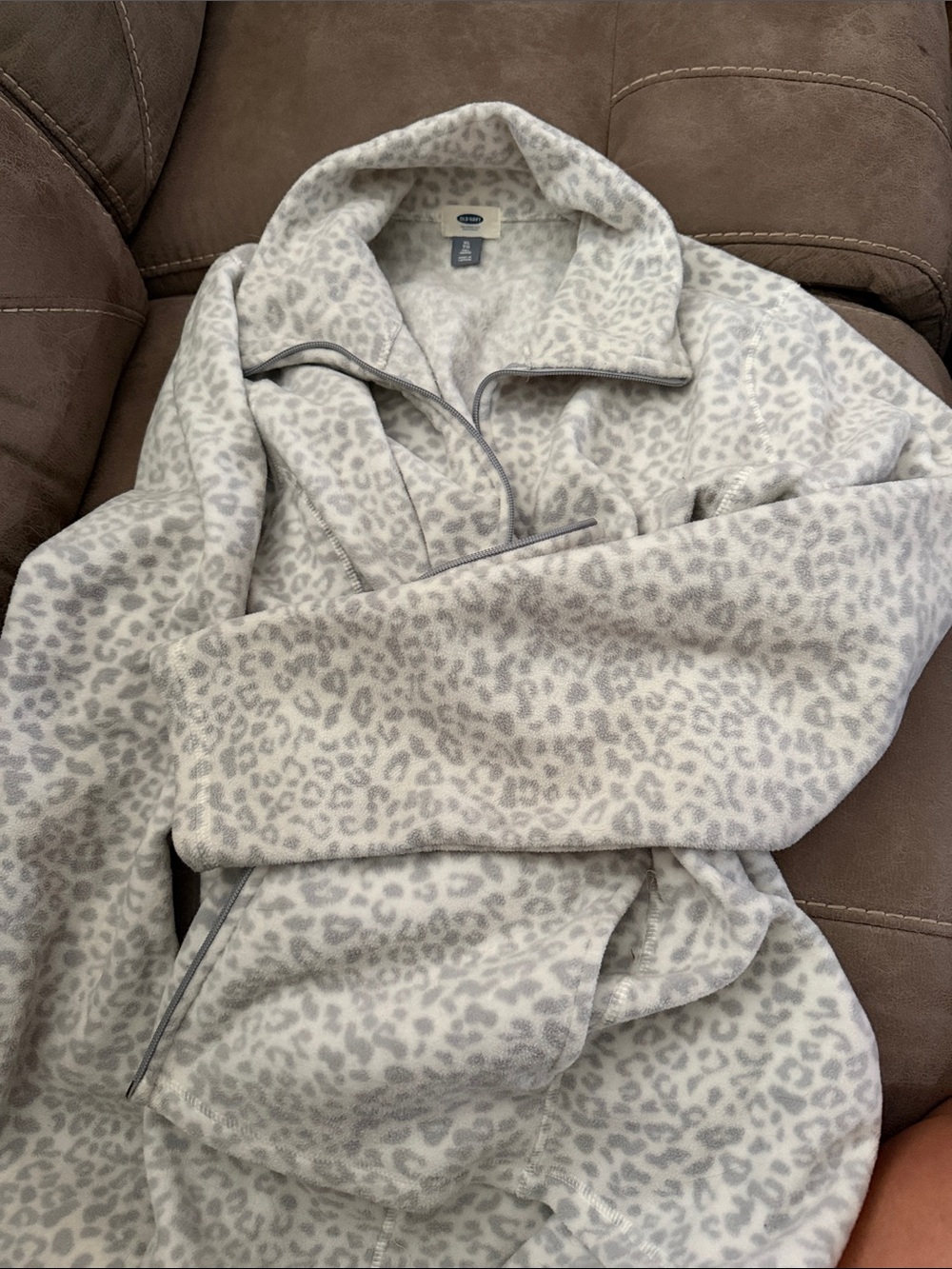 Old Navy Light Gray Leopard Print Teddy Jacket